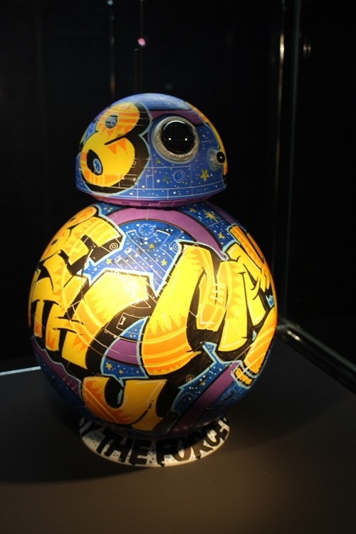 「スター・ウォーズの世界」　等身大BB-8も、個性あふれるプロジェクトが並ぶ展覧会