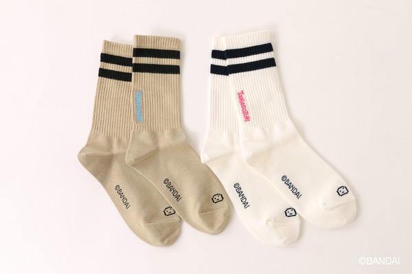 「たまごっち」靴下屋 コラボレーション「アメリブラインロゴ刺繍ソックス」1,760円（税込）（C）BANDAI