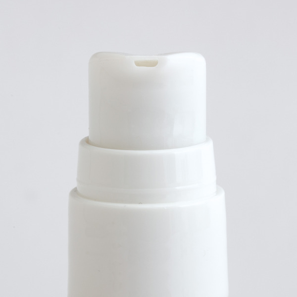 「リラックマ『BASIC RILAKKUMA Flower』ボトルポーチセット リラックマ」（C）2025 SAN-X CO., LTD. ALL RIGHTS RESERVED.