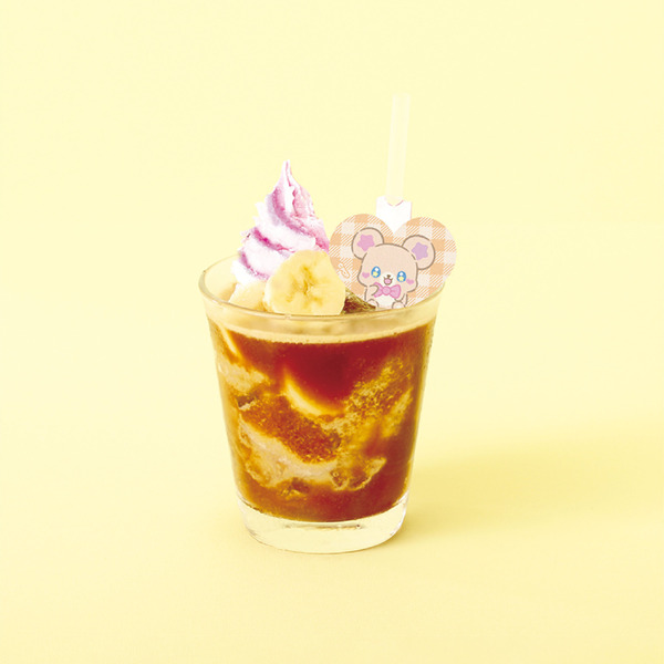 「ぷちきゅあはじめてかふぇ」のコラボドリンク「もふるんのバナナハチミツ スムージー」（C）ぷちきゅあぱーとなーず