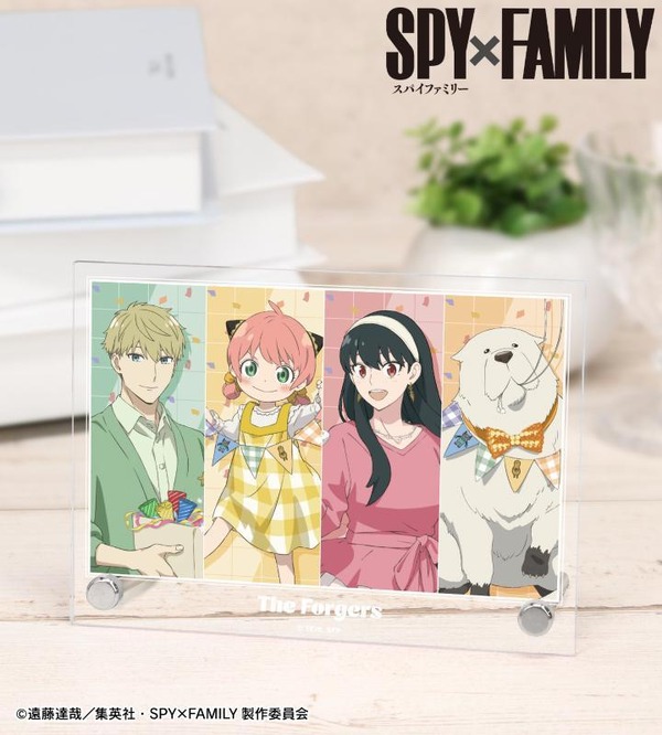 TVアニメ『SPY×FAMILY』「描き下ろし フォージャー家 ホリデーパーティーver. A6アクリルパネル」（C）遠藤達哉／集英社・SPY×FAMILY製作委員会</p>