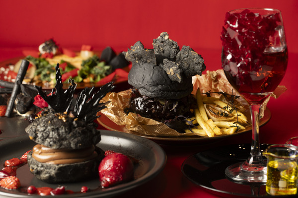 「ゴジラ・THE・アート展」コラボレーションメニュー”赤と黒”