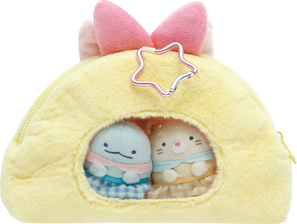 サンエックス「すみっコぐらし 窓付ぬいぐるみペンポーチ（夢みるしっぽず・えびてんのしっぽ）」使用例（C）2025 SAN-X CO., LTD. ALL RIGHTS RESERVED.