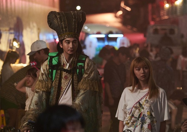 映画『パリピ孔明 THE MOVIE』（C）四葉夕ト・小川亮／講談社 （C）2025 「パリピ孔明 THE MOVIE」製作委員会