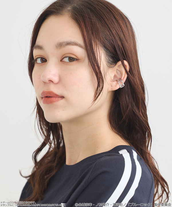 TVアニメ『ブルーロック』× earth music＆ecology Japan Label「マルチWAYイヤーカフネックレス」使用例