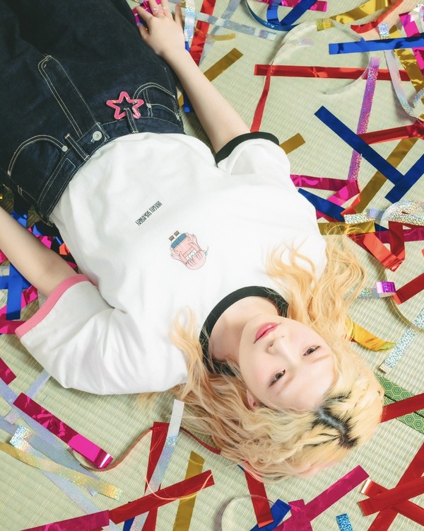 BOCCHI THE ROCK! × CONVERSE TOKYO【美好よしみ】【The Music】GRAPHIC MUSIC KEY HOLDER、【美好よしみ】GRAPHIC STAR★ PASS HOLDER　モデル：青山吉能（C）はまじあき／芳文社・アニプレックス