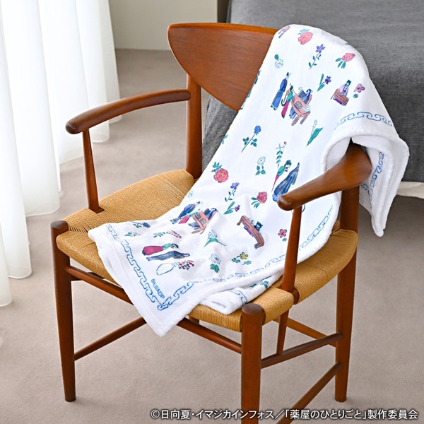 TVアニメ『薬屋のひとりごと』「鬼頭祈コラボ ビッグブランケット」（C）日向夏・イマジカインフォス／「薬屋のひとりごと」製作委員会