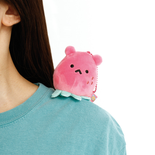 「ゲーミングリラックマ 相棒ぬいぐるみ いちご星人？」（C）2025 SAN-X CO., LTD. ALL RIGHTS RESERVED.