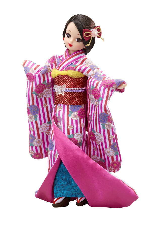 タカラトミーモール限定着物をまとった大人のリカちゃん「プレミアムリカ Kimono 和椿」（C）ＴＯＭＹ