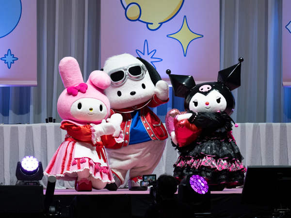 「みんなでお祝い！アニバーサリーステージ」、 「サンリオキャラクタースペシャルライブ」
