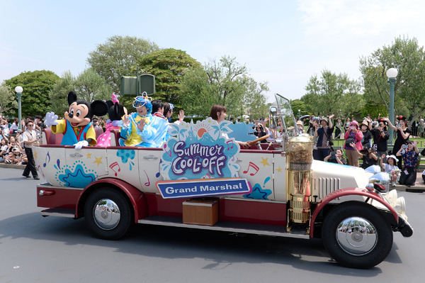 ミッキー＆ミニーとMrs. GREEN APPLEがパレード！東京ディズニーランドにサプライズで登場