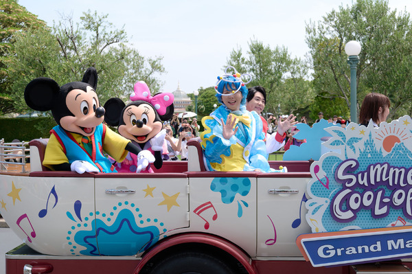 ミッキー＆ミニーとMrs. GREEN APPLEがパレード！東京ディズニーランドにサプライズで登場