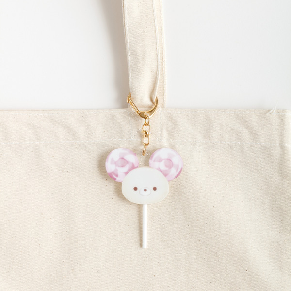 「アクリルキーホルダー チューポップキャンディ（ローリー）」（C）2025 SAN-X CO., LTD. ALL RIGHTS RESERVED.