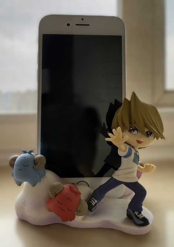 使用例（スマホスタンド）（写真：合同会社Rouse  李啓源）