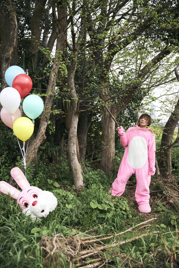 「谷山紀章50歳記念写真集 KRONICLE」(東京ニュース通信社刊)