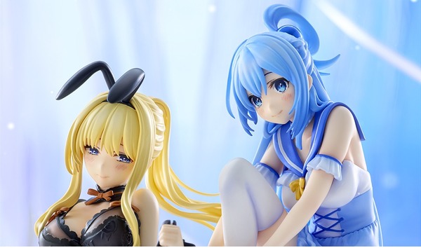 KDcolleより、『この素晴らしい世界に祝福を！』アクア（右）とダクネスのフィギュア「原作版 ネグリジェver.」登場（C）暁なつめ・三嶋くろね　発行：株式会社KADOKAWA