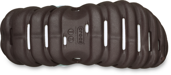 アニメ『鬼滅の刃』× Crocs「炭治郎 エコー クロッグ」（C）吾峠呼世晴/集英社・アニプレックス・ufotable