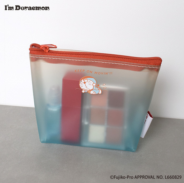 I'm Doraemon「グラデーション舟形ポーチ」（C）Fujiko-Pro APPROVAL No.L647435