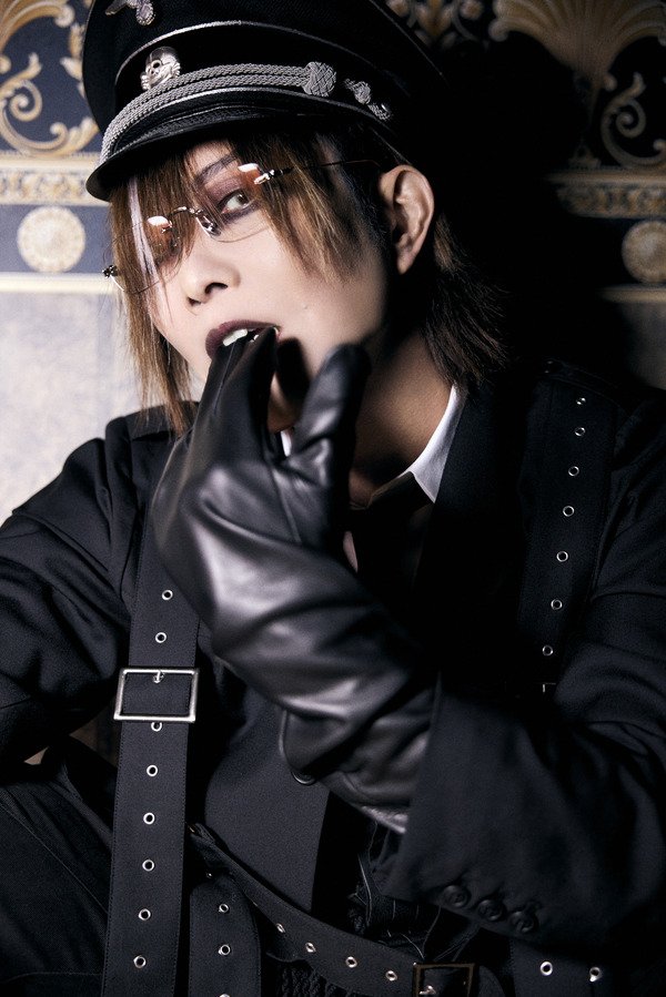 「谷山紀章50歳記念写真集 KRONICLE」(東京ニュース通信社刊)