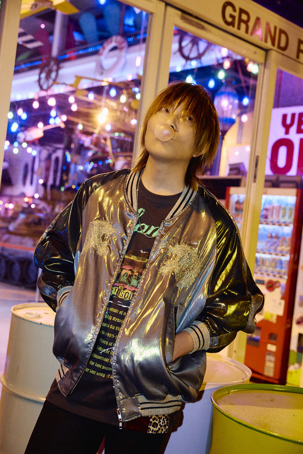 「谷山紀章50歳記念写真集 KRONICLE」(東京ニュース通信社刊)