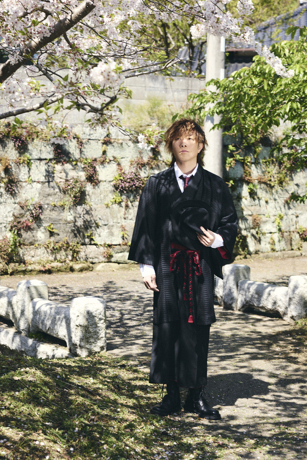 「谷山紀章50歳記念写真集　KRONICLE」(東京ニュース通信社刊)