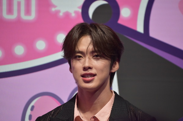 「MY MELODY KUROMI GAME PLAZA」に登壇した川西拓実＆河野純喜