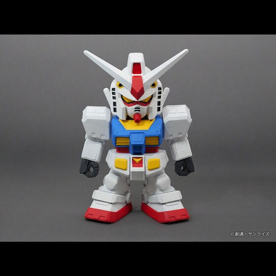 「ジャンボソフビフィギュアSD RX-78-2ガンダム-SDガンダム-」16,500円（税込）（C）創通・サンライズ
