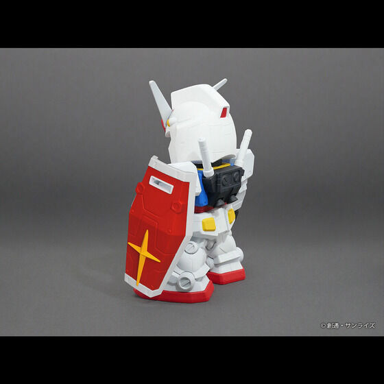 「ジャンボソフビフィギュアSD RX-78-2ガンダム-SDガンダム-」16,500円（税込）（C）創通・サンライズ