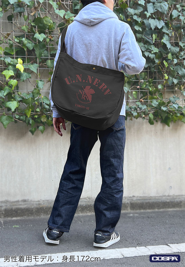 コスパ「NERV ニュースペーパーバッグ BLACK」（C）カラー