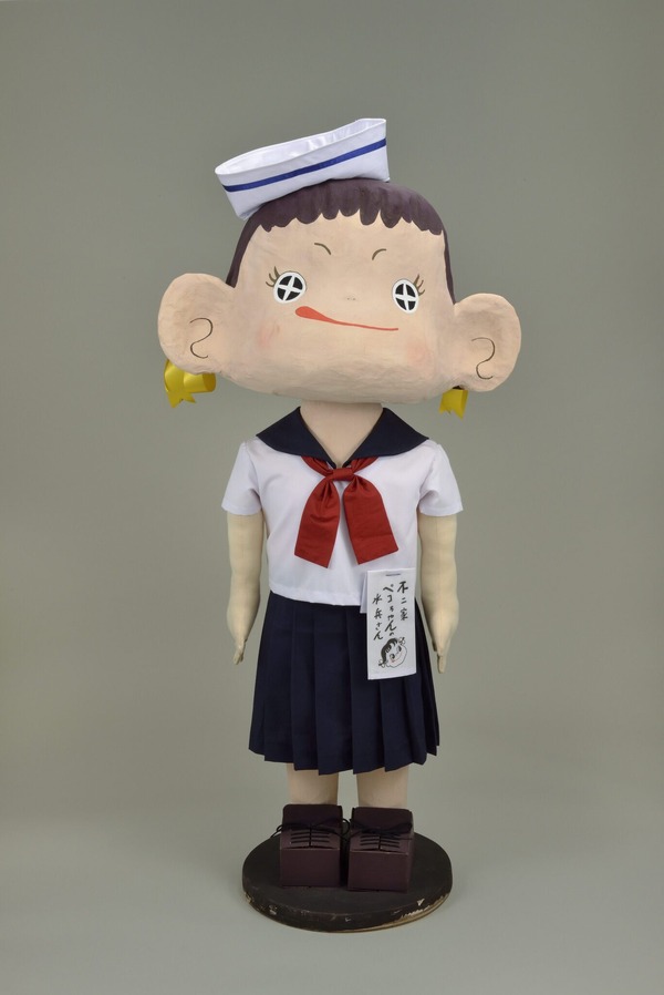 【復刻版】初代張り子の店頭ペコちゃん人形の展示