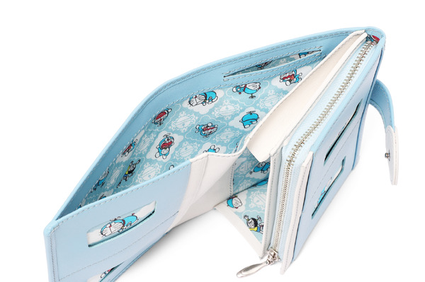 カードがたくさん入る『ドラえもん』ウォレット