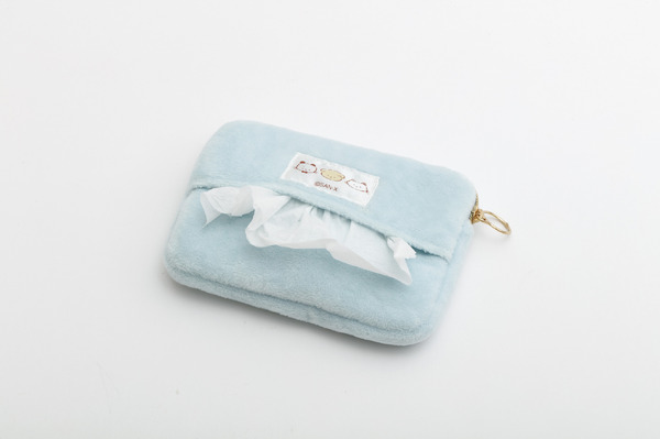 いしよわちゃん後輩ちゃん登場テーマ「ティッシュケース付ポーチ」（C）2025 SAN-X CO., LTD. ALL RIGHTS RESERVED.