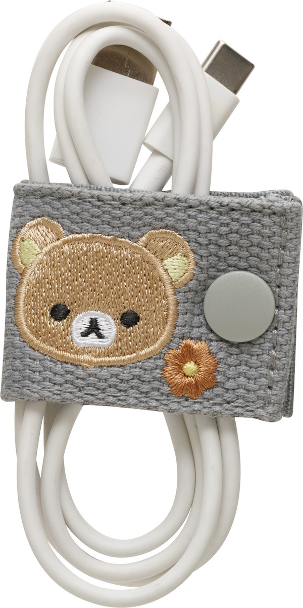 「リラックマ　コードホルダー」使用例（C）2025 SAN-X CO., LTD. ALL RIGHTS RESERVED.