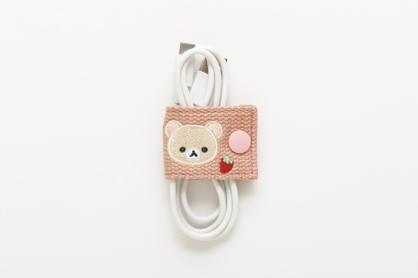 「コリラックマ　コードホルダー」使用例（C）2025 SAN-X CO., LTD. ALL RIGHTS RESERVED.