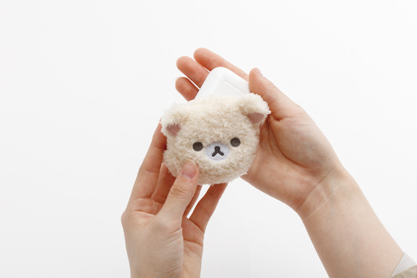 「コリラックマ　ぬいぐるみミニポーチ」使用例（C）2025 SAN-X CO., LTD. ALL RIGHTS RESERVED.