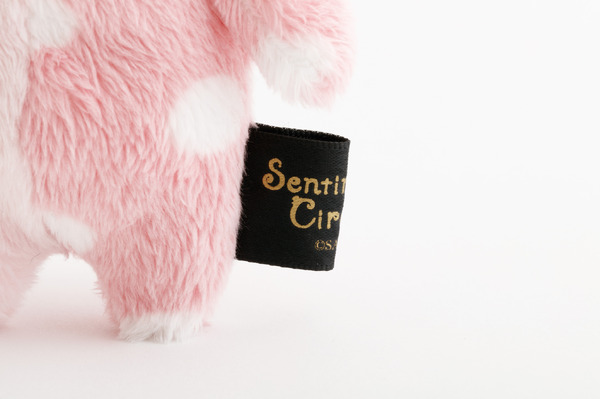 センチメンタルサーカス新テーマ 永遠の魔法と願いのグリモワール「ぶらさげぬいぐるみ　シャッポ」（C）2025 SAN-X CO., LTD. ALL RIGHTS RESERVED.