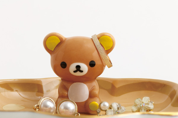 リラックマ×ミスタードーナツ「アクセサリートレイ」使用例（C）MISDO 25（C）SAN-X