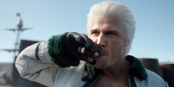 スモーカー役：カラム・カー