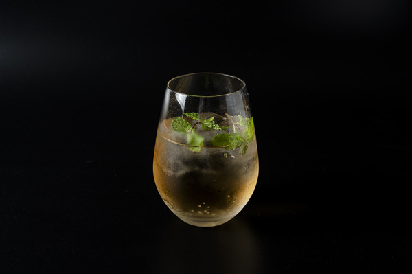 アップルシード”戦場のスパークル” 900円(りんごのスパークリングワイン/アルコール)