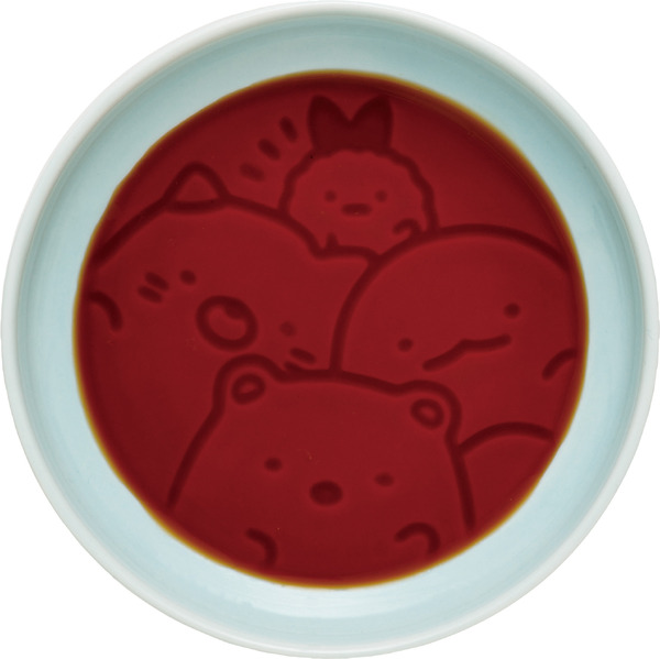 「すみっコすし しょうゆ皿」使用イメージ（C）2025 SAN-X CO., LTD. ALL RIGHTS RESERVED.