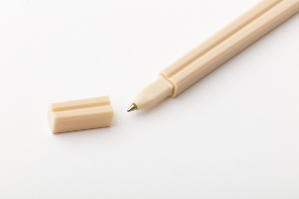 「すみっコすし わりばしみたいなボールペン」（C）2025 SAN-X CO., LTD. ALL RIGHTS RESERVED.