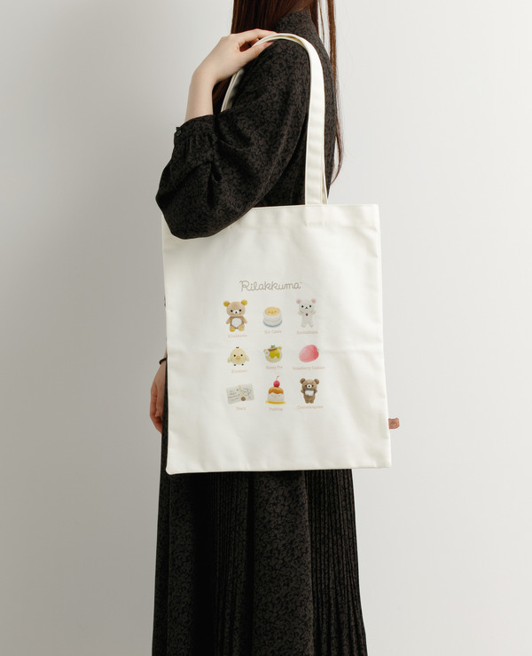 サンエックス「ぬいフォトシリーズ トートバッグ」使用イメージ（C）2025 SAN-X CO., LTD. ALL RIGHTS RESERVED.