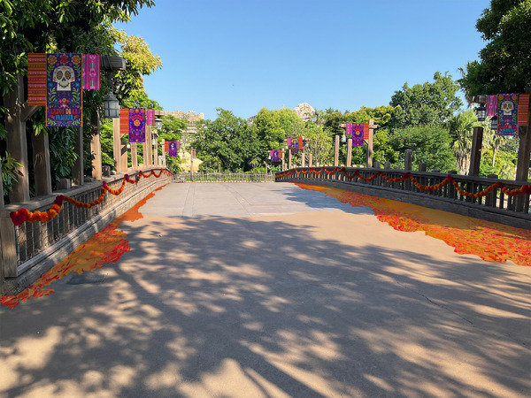 ミゲルも登場！東京ディズニーシー、ディズニー＆ピクサー映画『リメンバー・ミー』の世界がテーマの「ラソス・デ・ラ・ファミリア」初開催！