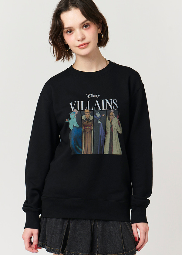 ディズニーヴィランズ×グラニフ「魅惑｜裏毛スウェット」着用イメージ（C）Disney