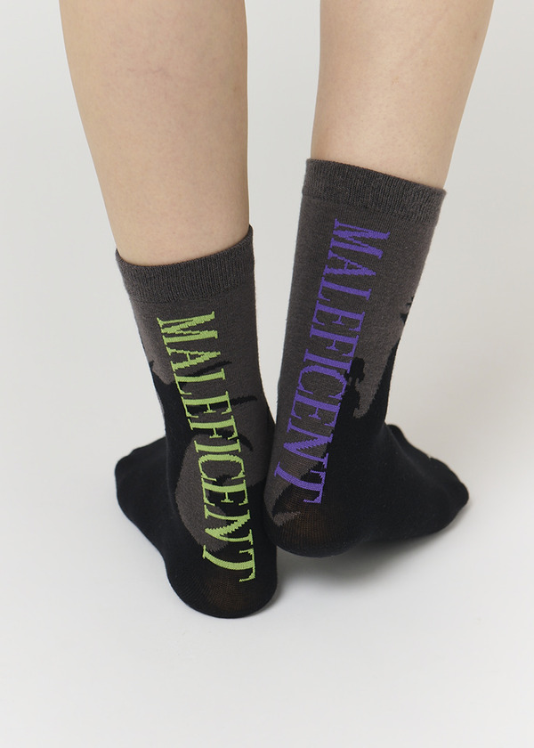 ディズニーヴィランズ×グラニフ「マレフィセントドラゴン シルエット｜ミドルソックス」使用イメージ（C）Disney