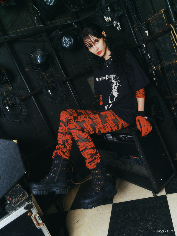 ONE PIECE×HYSTERIC GLAMOUR「NICO ROBIN TIMES Tシャツ」着用イメージ（C）O/S・F・T