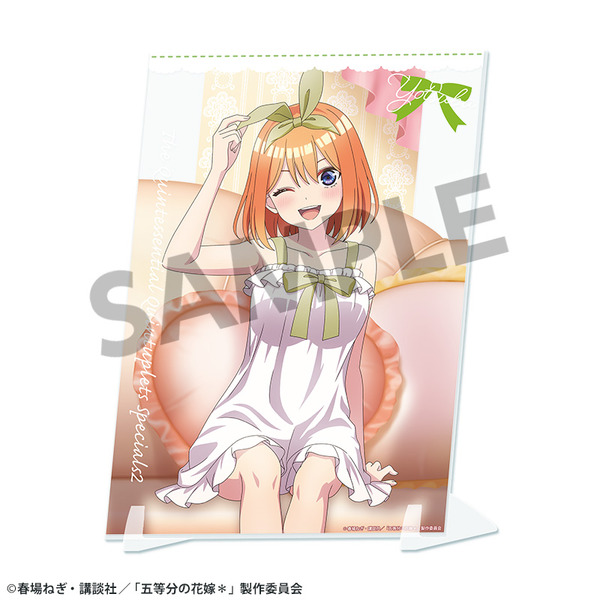 TVスペシャルアニメ『五等分の花嫁＊』描き下ろしビジュアルアクリルプレート 中野四葉 ナイトウェアver.（C）春場ねぎ・講談社／「五等分の花嫁＊」製作委員会