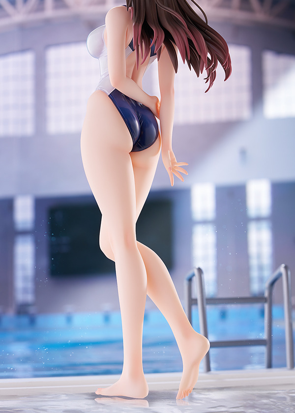 「彼女、お借りします　水原千鶴 水色ラインの競泳水着Ver.」19,800円（税込）（C）宮島礼吏・講談社／「彼女、お借りします」製作委員会2025