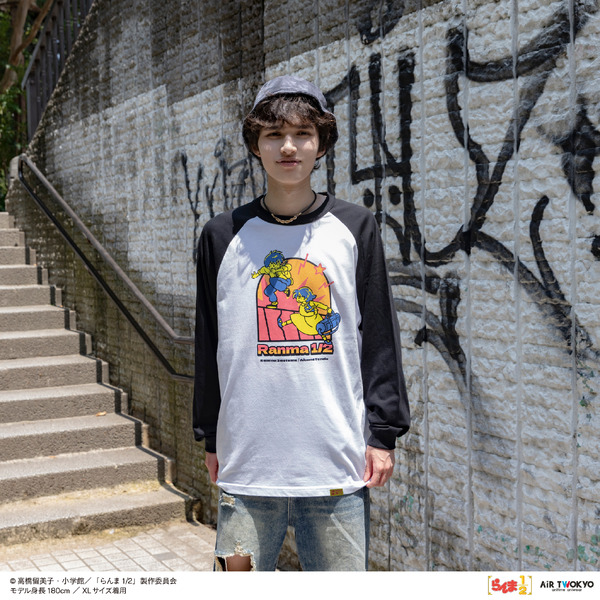 AIR TWOKYO『らんま1/2』第2弾「ポップイラストラグランスリーブTシャツ1（早乙女乱馬＆天道あかね）」着用イメージ（C）高橋留美子・小学館／「らんま1/2」製作委員会