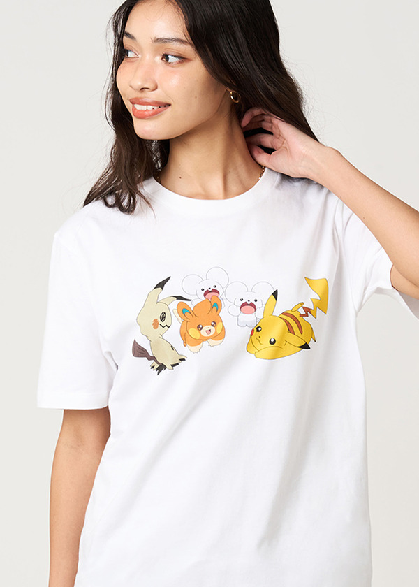 ポケットモンスター×グラニフ「ピカチュウ＆ミミッキュ＆パモ＆ワッカネズミ｜Tシャツ」着用イメージ（C）Nintendo・Creatures・GAME FREAK・TV Tokyo・ShoPro・JR Kikaku （C）Pokemon